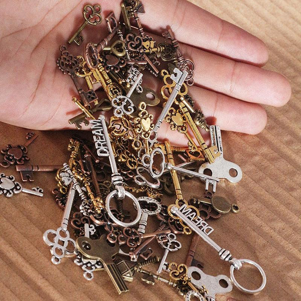 Vintage Metal Skeleton Key Pendants